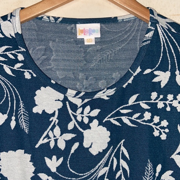 LULAROE Irma Flowy Short Sleeve T Shirt Blouse Tee Floral Green XXS 2XS NEW BNWT - Picture 2 of 8